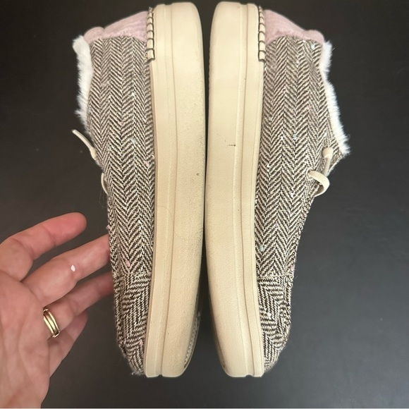 HEY DUDE Womens 8 Brown Herringbone Wendy Rise Slip On Lightweight Loafers Lined - Picture 7 of 9